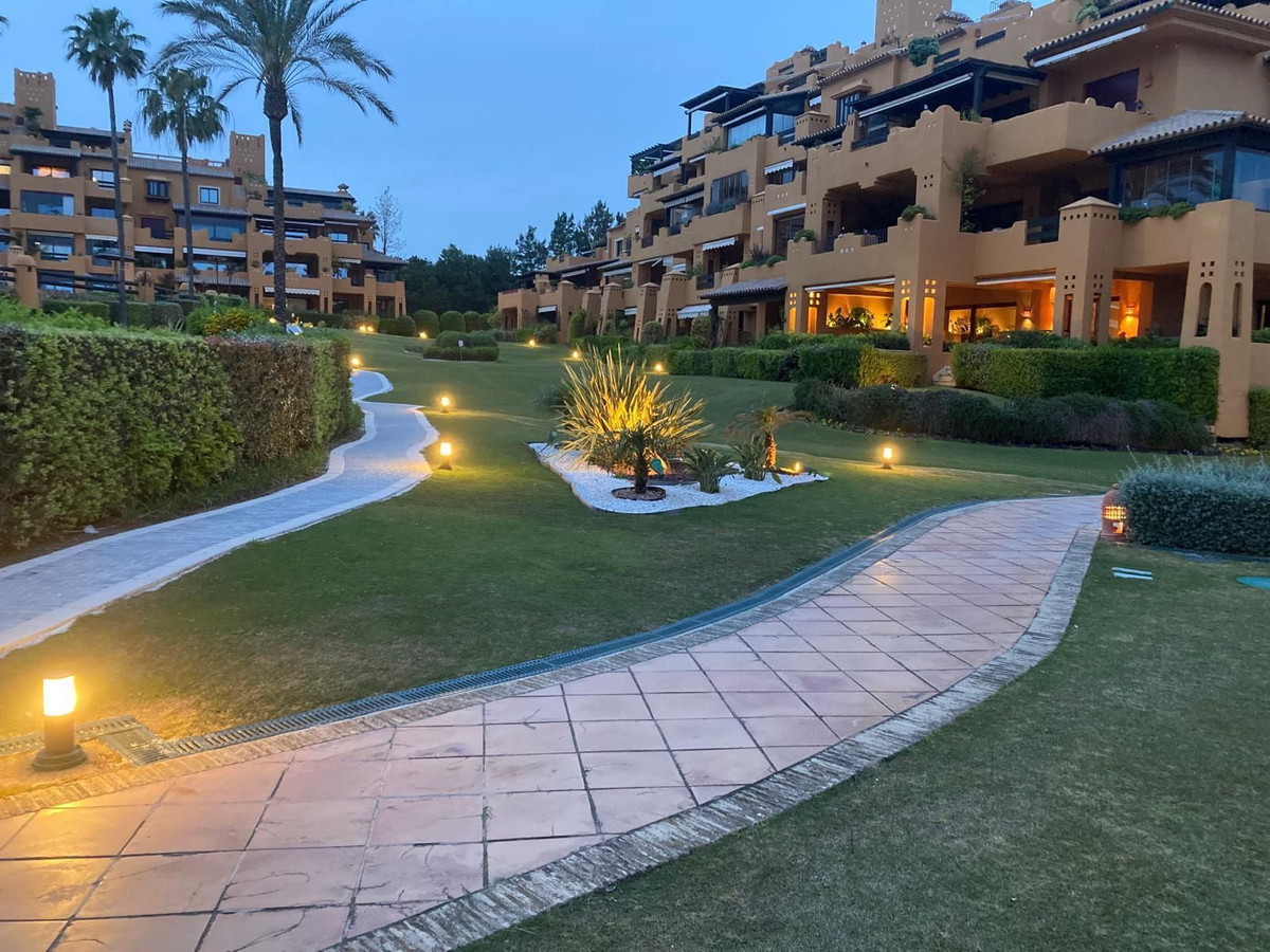 3 Bed Apartment for sale in Estepona Costa Del Sol, Málaga, Spain