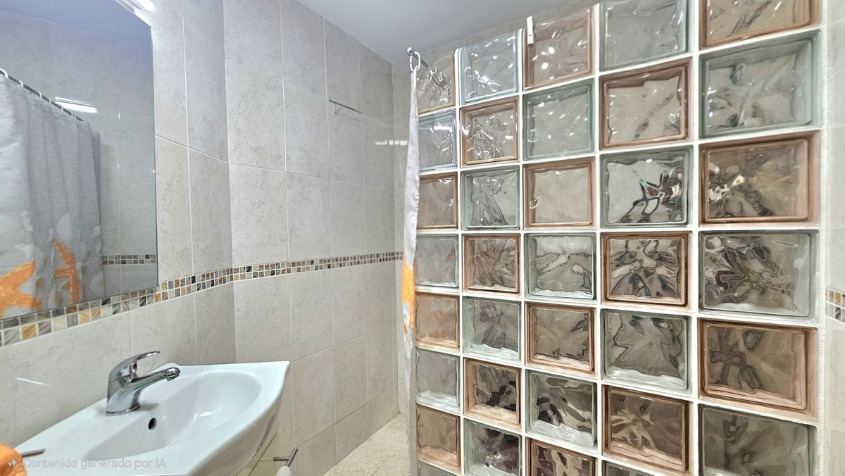 3 Bed Apartment for sale in Fuengirola Costa Del Sol, Málaga, Spain