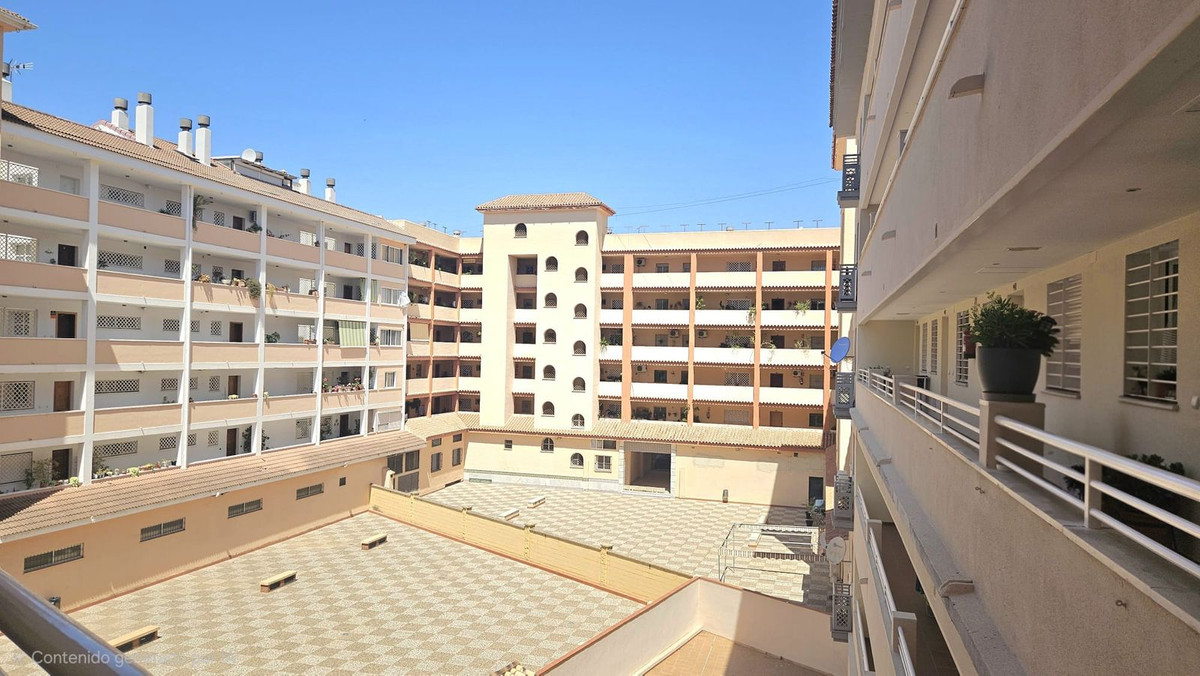 3 Bed Apartment for sale in Fuengirola Costa Del Sol, Málaga, Spain
