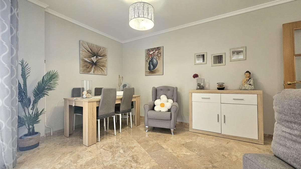 3 Bed Apartment for sale in Fuengirola Costa Del Sol, Málaga, Spain