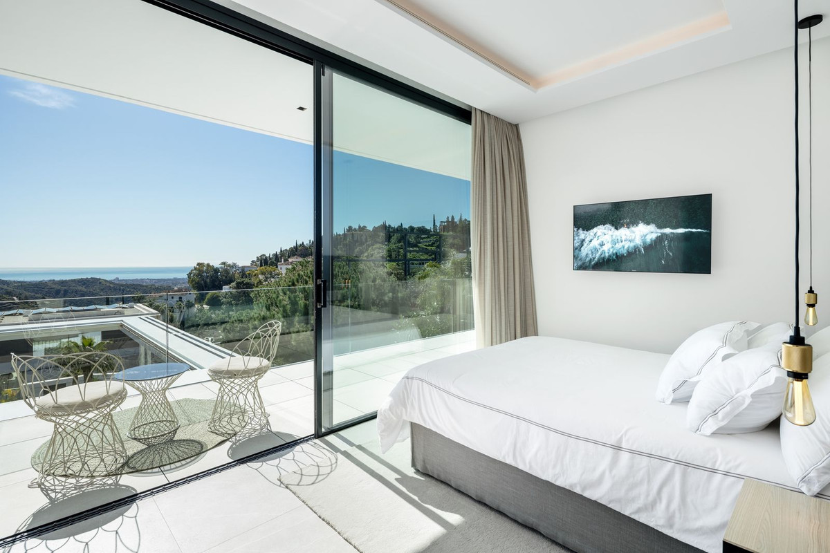 8 Bed Townhouse for sale in El Madroñal Costa Del Sol, Málaga, Spain