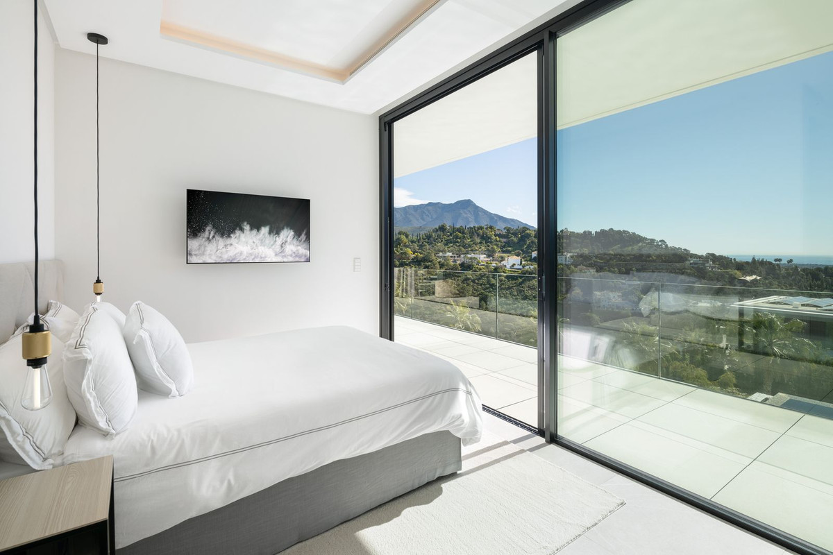 8 Bed Townhouse for sale in El Madroñal Costa Del Sol, Málaga, Spain