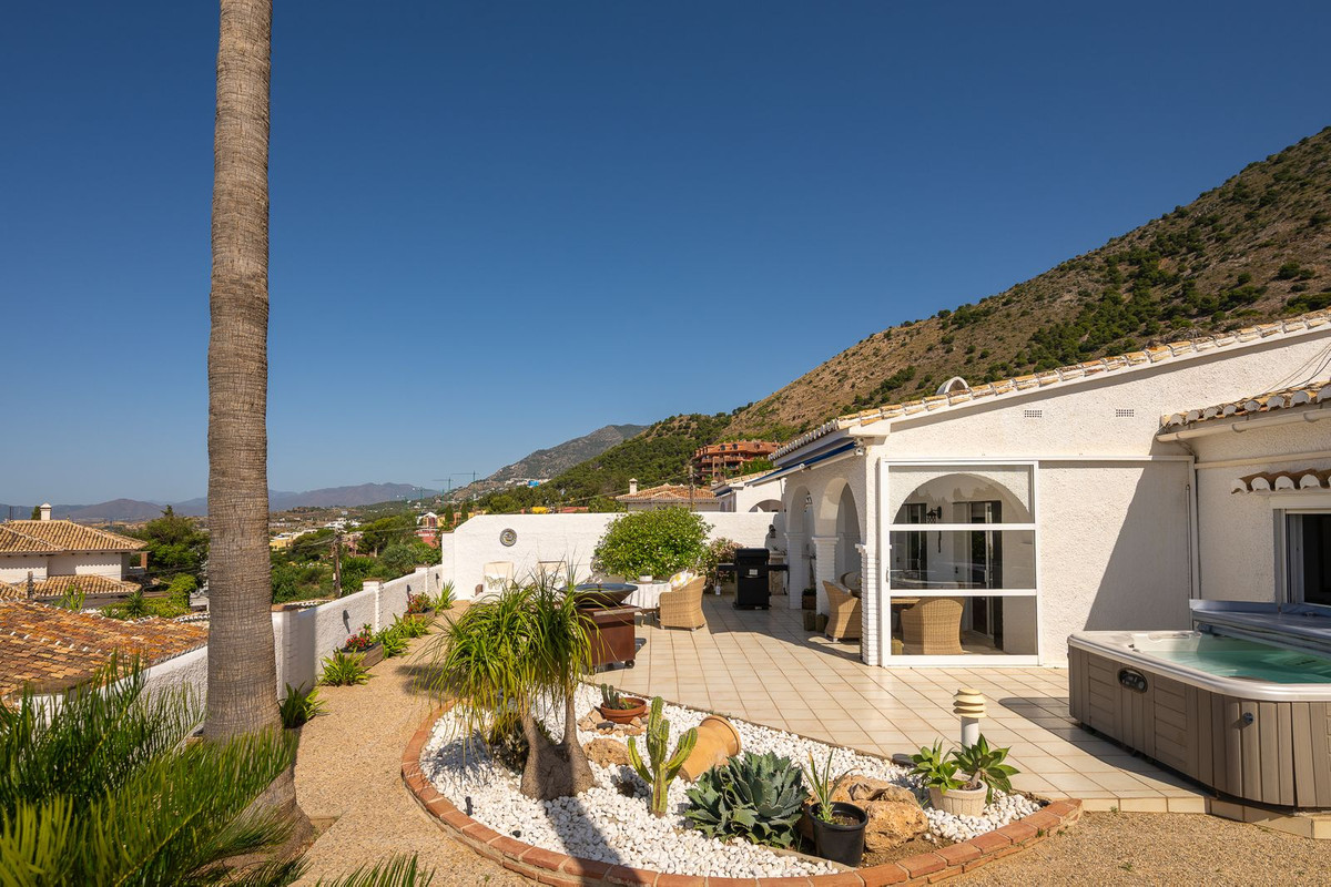 3 Bed Townhouse for sale in Benalmadena Costa Del Sol, Málaga, Spain