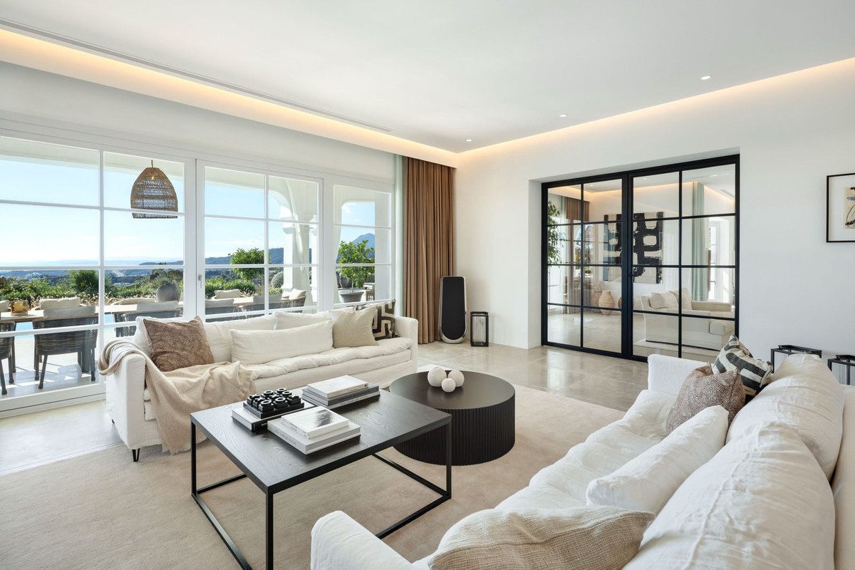 7 Bed Townhouse for sale in Benahavís Costa Del Sol, Málaga, Spain