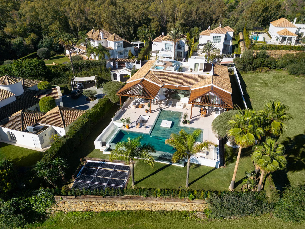 6 Bed Townhouse for sale in Nueva Andalucía Costa Del Sol, Málaga, Spain