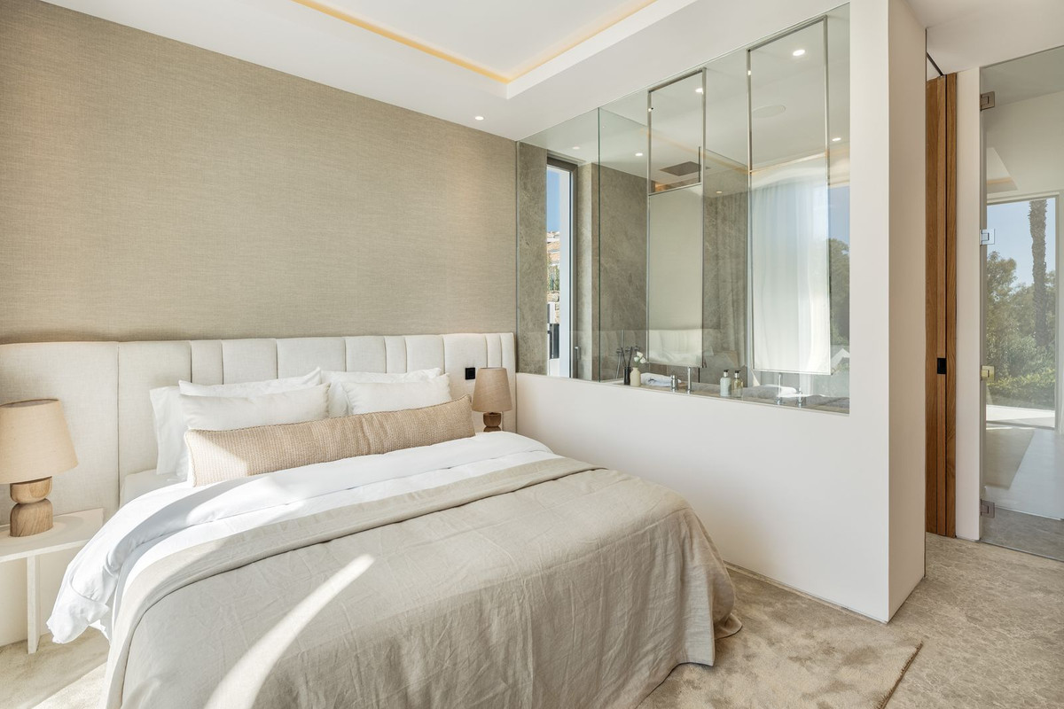 6 Bed Townhouse for sale in Nueva Andalucía Costa Del Sol, Málaga, Spain