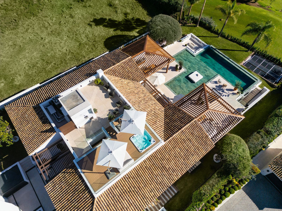6 Bed Townhouse for sale in Nueva Andalucía Costa Del Sol, Málaga, Spain