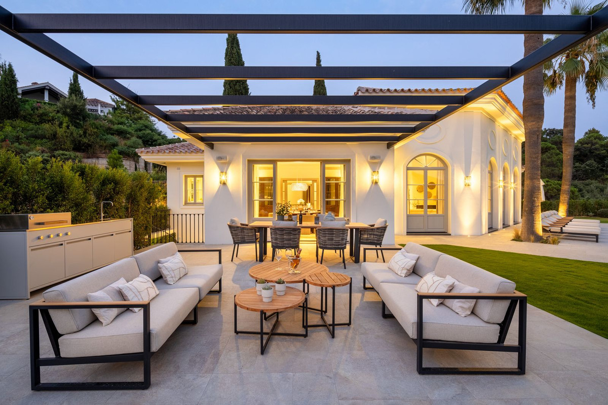 5 Bed Townhouse for sale in La Zagaleta Costa Del Sol, Málaga, Spain