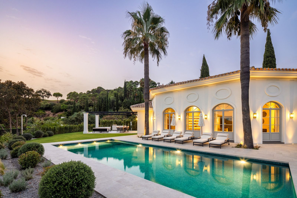 5 Bed Townhouse for sale in La Zagaleta Costa Del Sol, Málaga, Spain