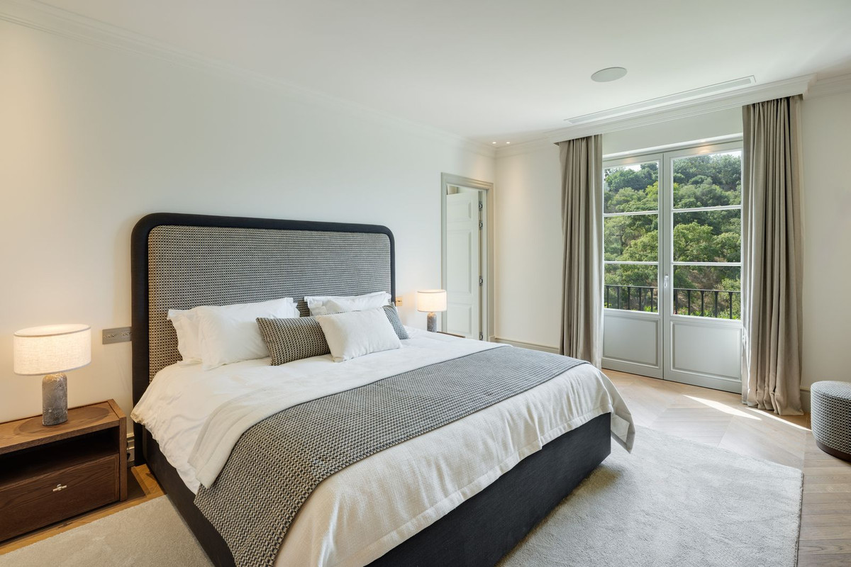5 Bed Townhouse for sale in La Zagaleta Costa Del Sol, Málaga, Spain