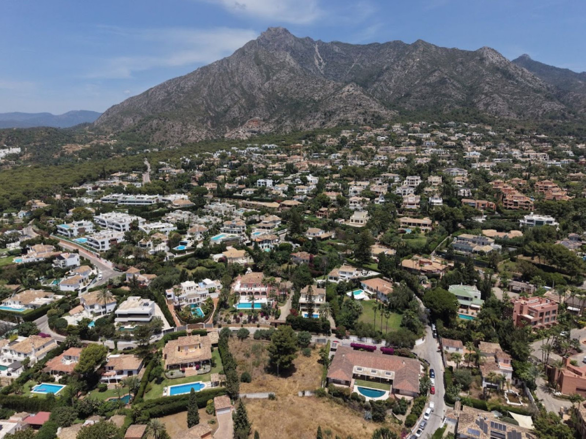 Plots for sale in Nagüeles Costa Del Sol, Málaga, Spain