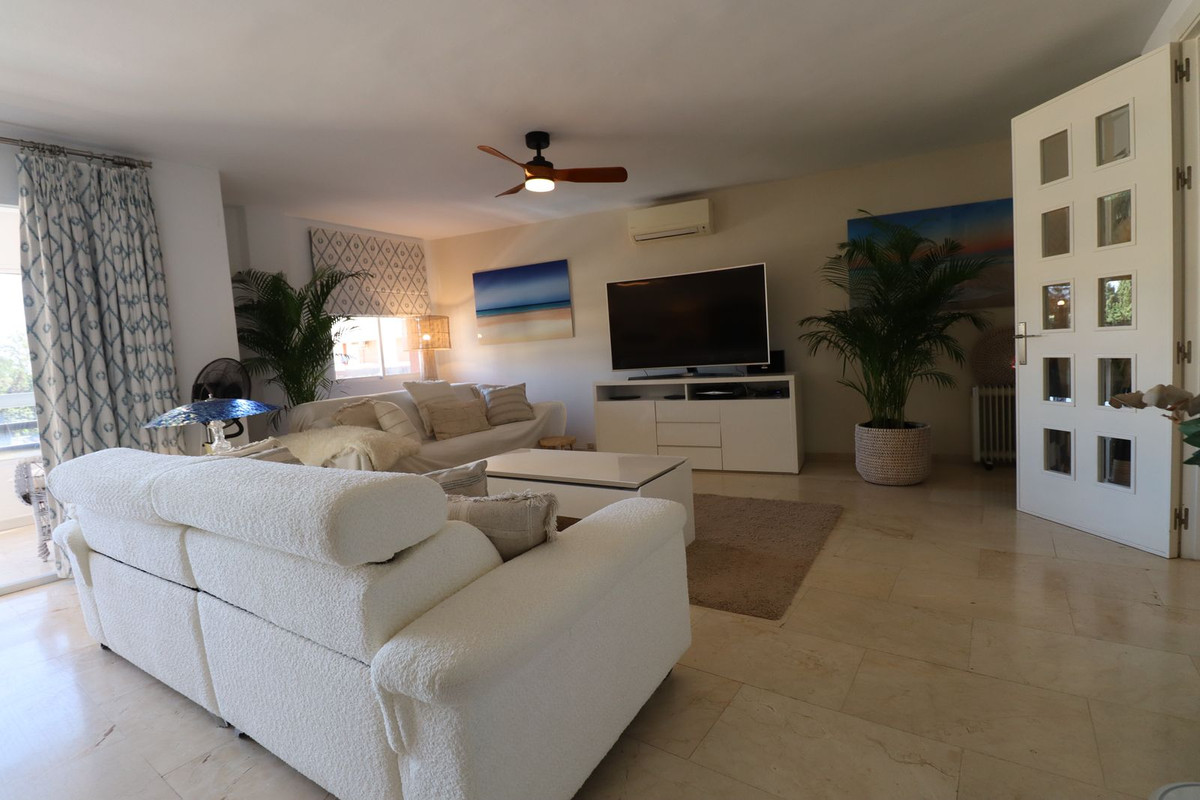 3 Bed Apartment for sale in Marbella Costa Del Sol, Málaga, Spain