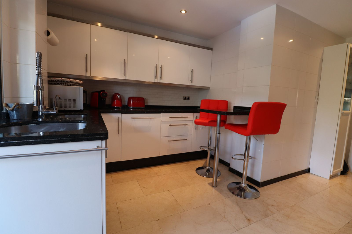 3 Bed Apartment for sale in Marbella Costa Del Sol, Málaga, Spain