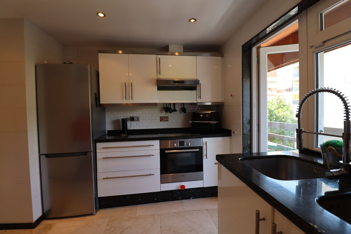 3 Bed Apartment for sale in Marbella Costa Del Sol, Málaga, Spain
