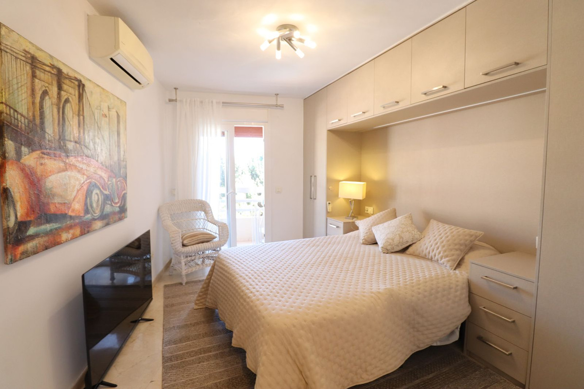 3 Bed Apartment for sale in Marbella Costa Del Sol, Málaga, Spain