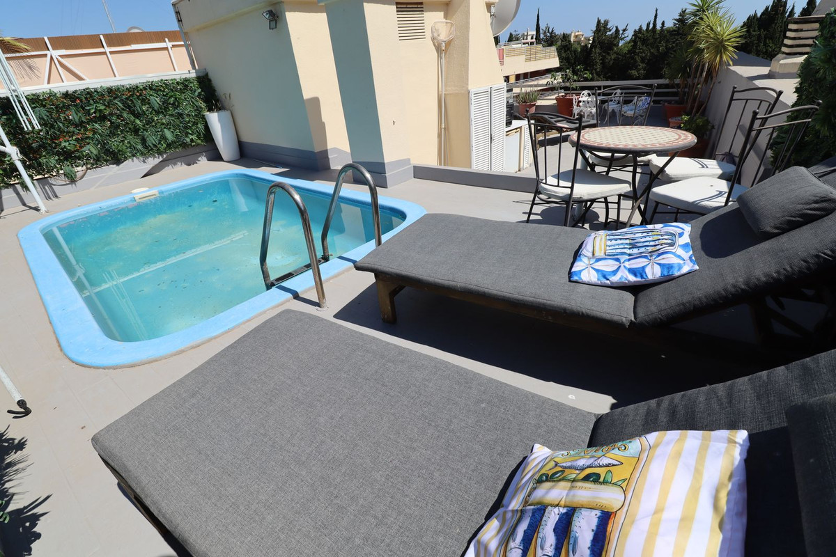 3 Bed Apartment for sale in Marbella Costa Del Sol, Málaga, Spain