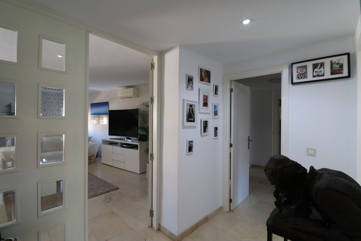 3 Bed Apartment for sale in Marbella Costa Del Sol, Málaga, Spain