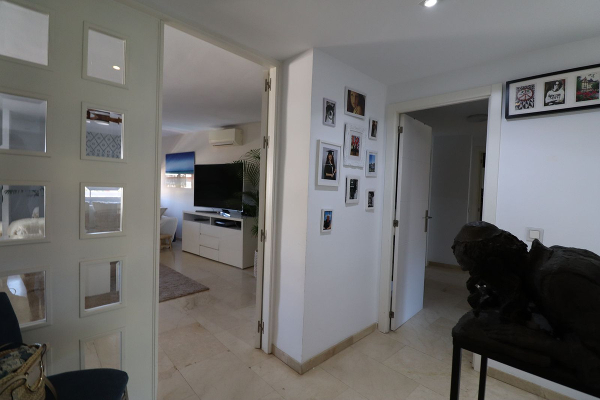 3 Bed Apartment for sale in Marbella Costa Del Sol, Málaga, Spain