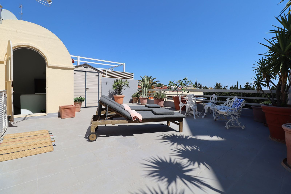 3 Bed Apartment for sale in Marbella Costa Del Sol, Málaga, Spain