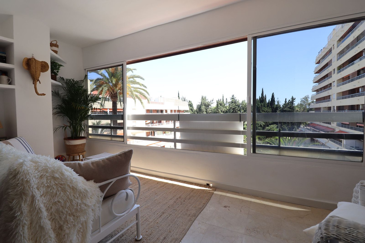 3 Bed Apartment for sale in Marbella Costa Del Sol, Málaga, Spain