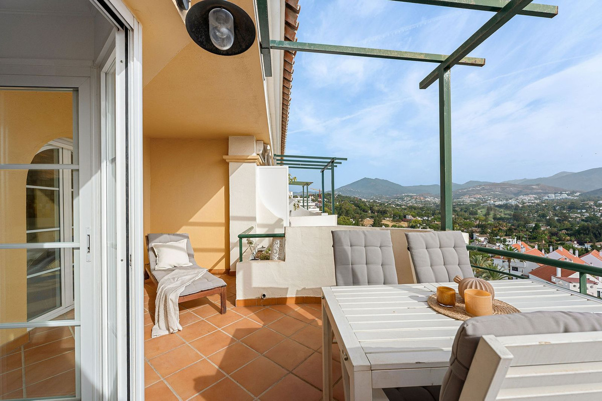2 Bed Apartment for sale in Nueva Andalucía Costa Del Sol, Málaga, Spain