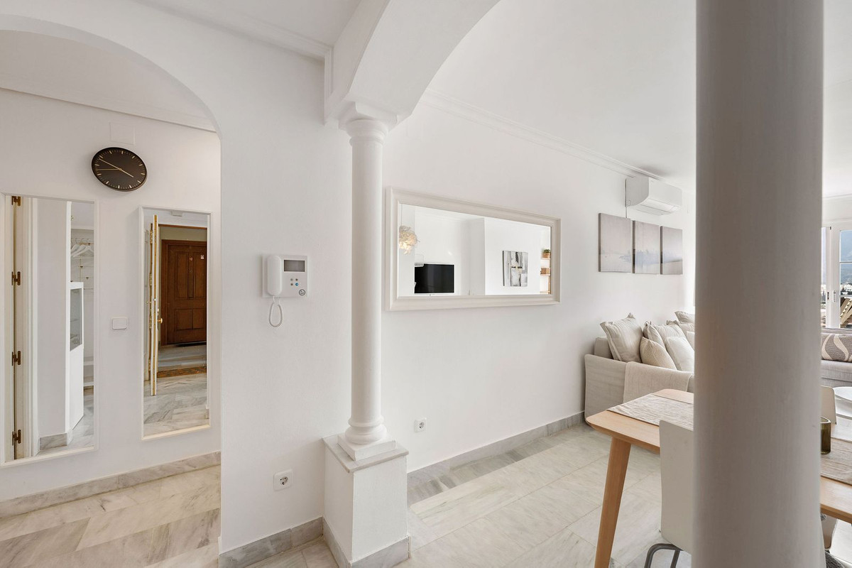 2 Bed Apartment for sale in Nueva Andalucía Costa Del Sol, Málaga, Spain