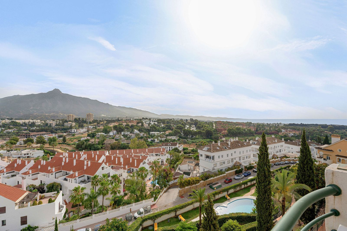 2 Bed Apartment for sale in Nueva Andalucía Costa Del Sol, Málaga, Spain