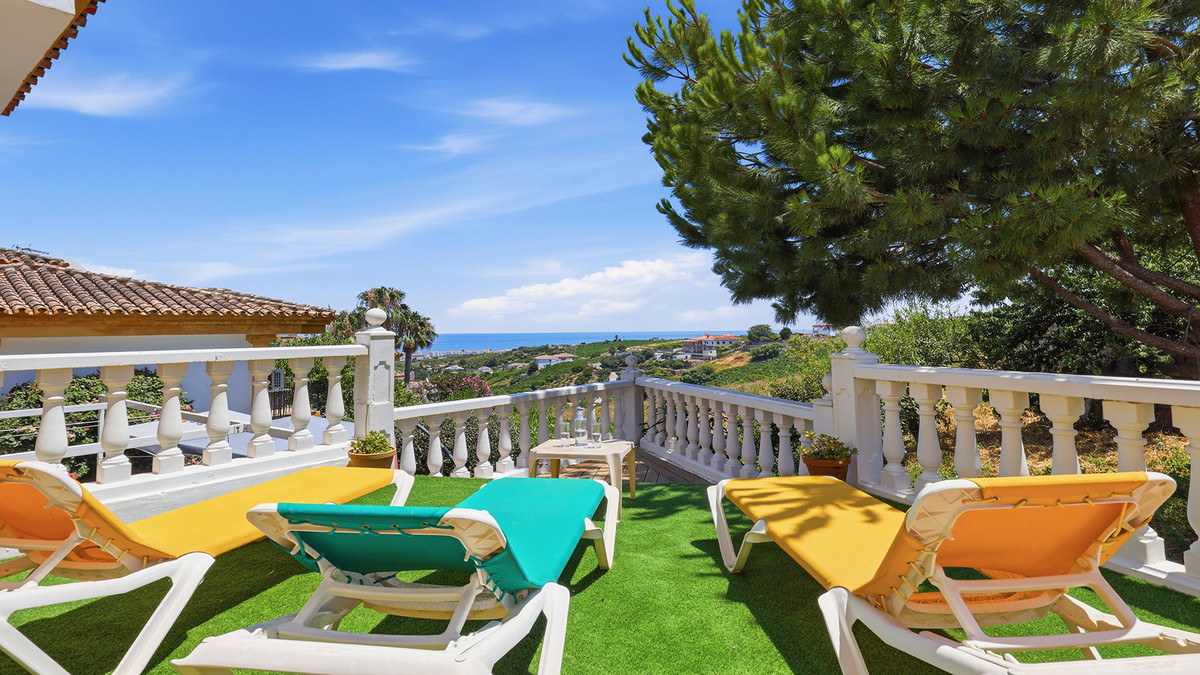 4 Bed Townhouse for sale in Manilva Costa Del Sol, Málaga, Spain