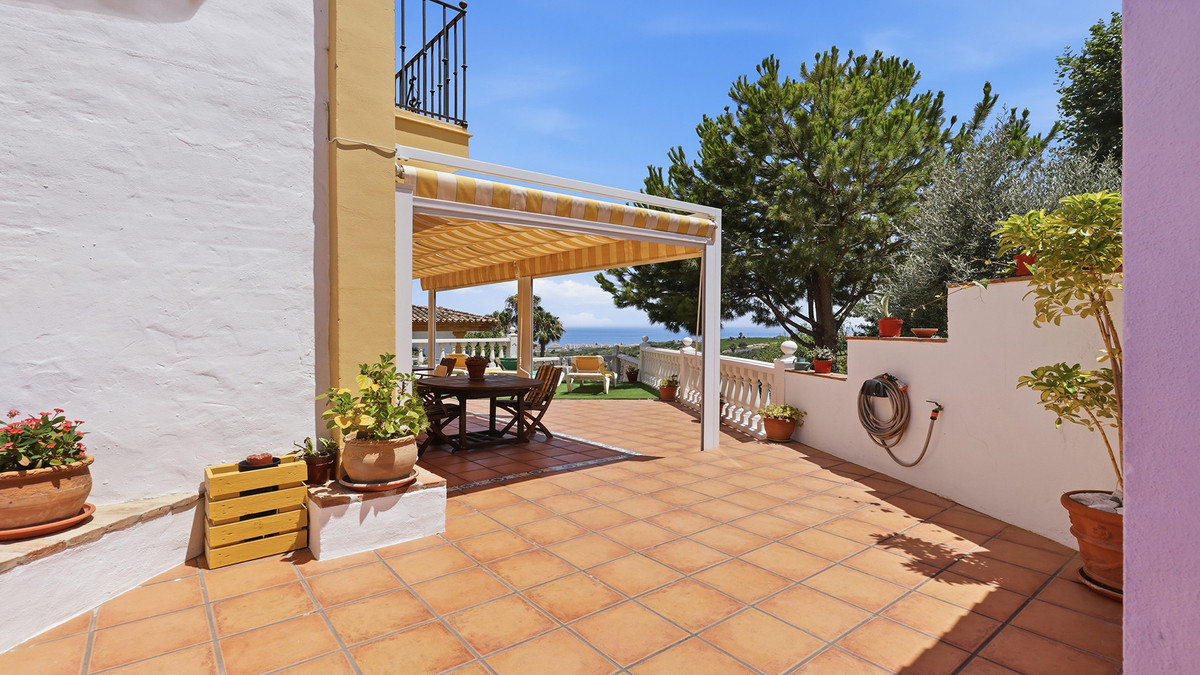 4 Bed Townhouse for sale in Manilva Costa Del Sol, Málaga, Spain