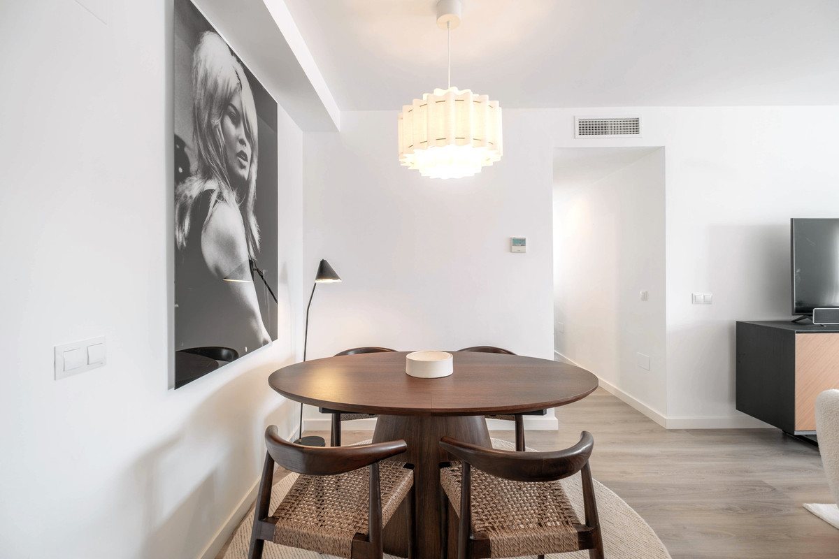 Se vende Apartamento Planta Media de 2 dormitorios en Costa Del Sol, Málaga, España