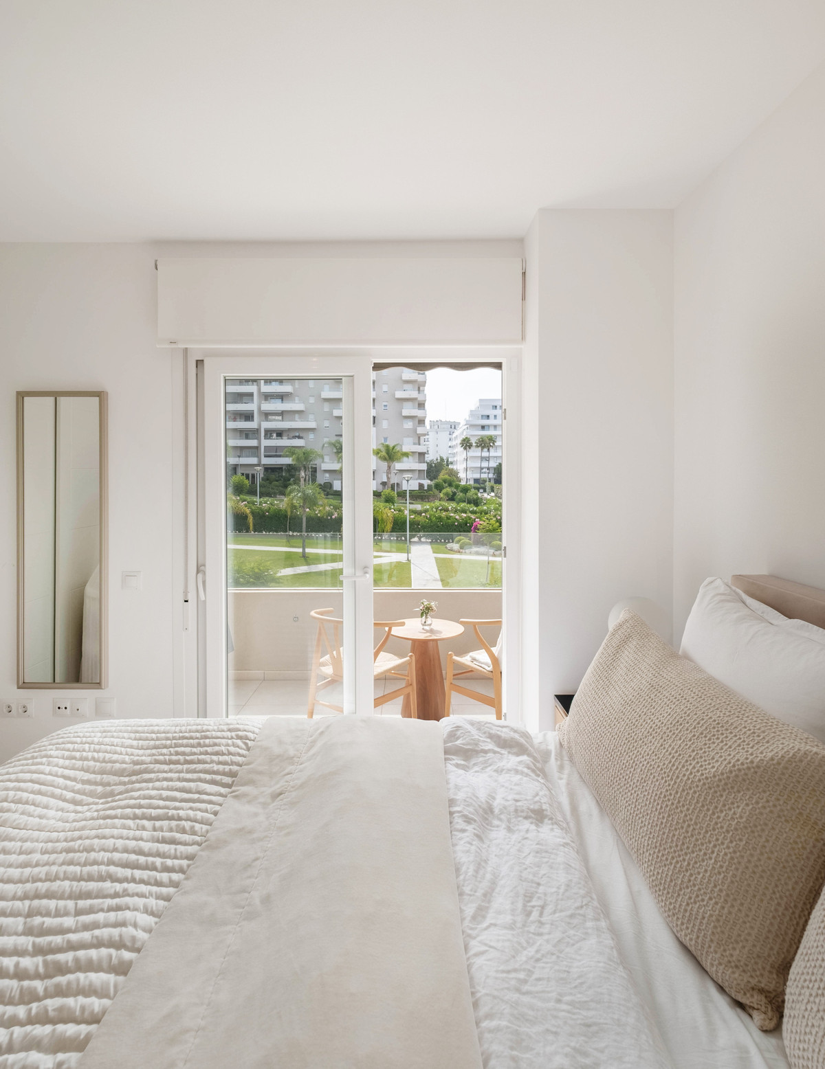 Se vende Apartamento Planta Media de 2 dormitorios en Costa Del Sol, Málaga, España