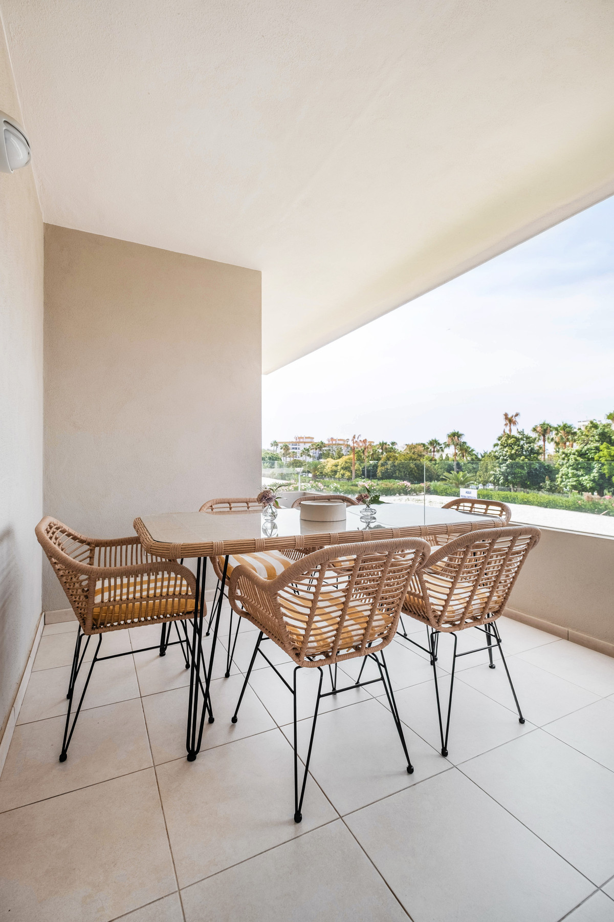 Se vende Apartamento Planta Media de 2 dormitorios en Costa Del Sol, Málaga, España
