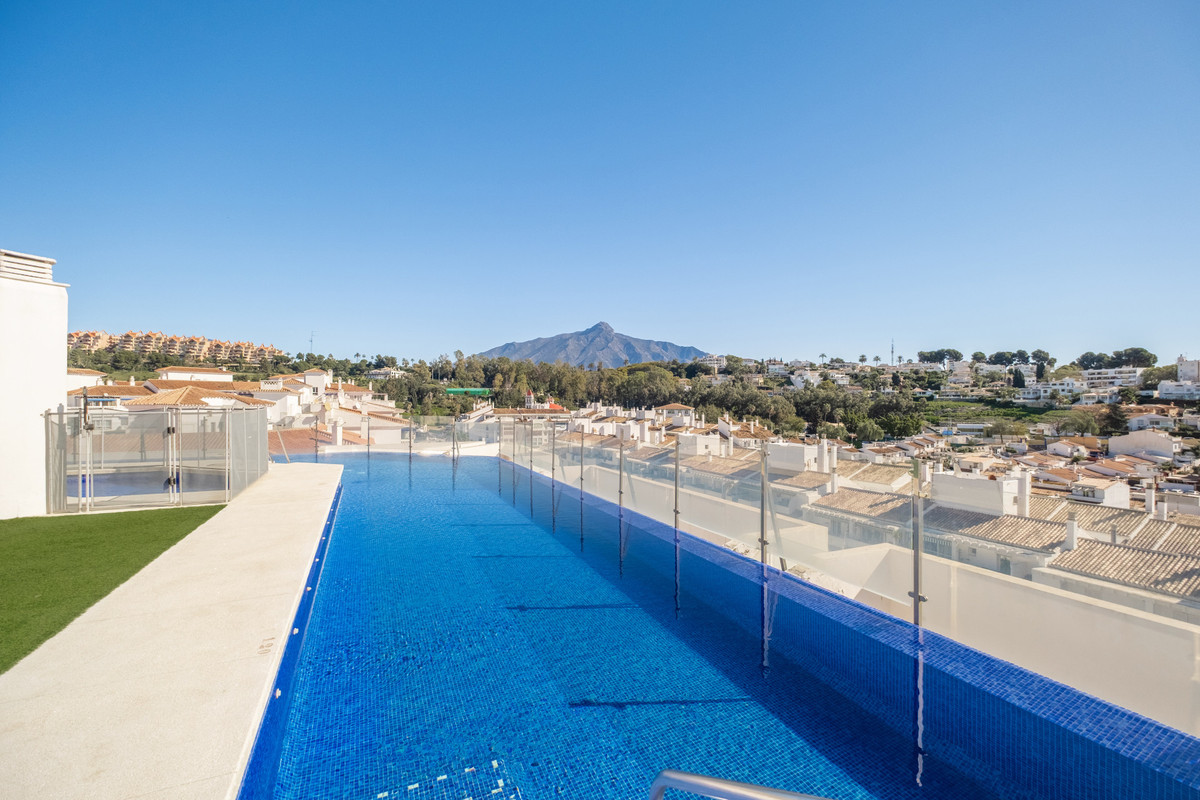 Se vende Apartamento Planta Media de 2 dormitorios en Costa Del Sol, Málaga, España