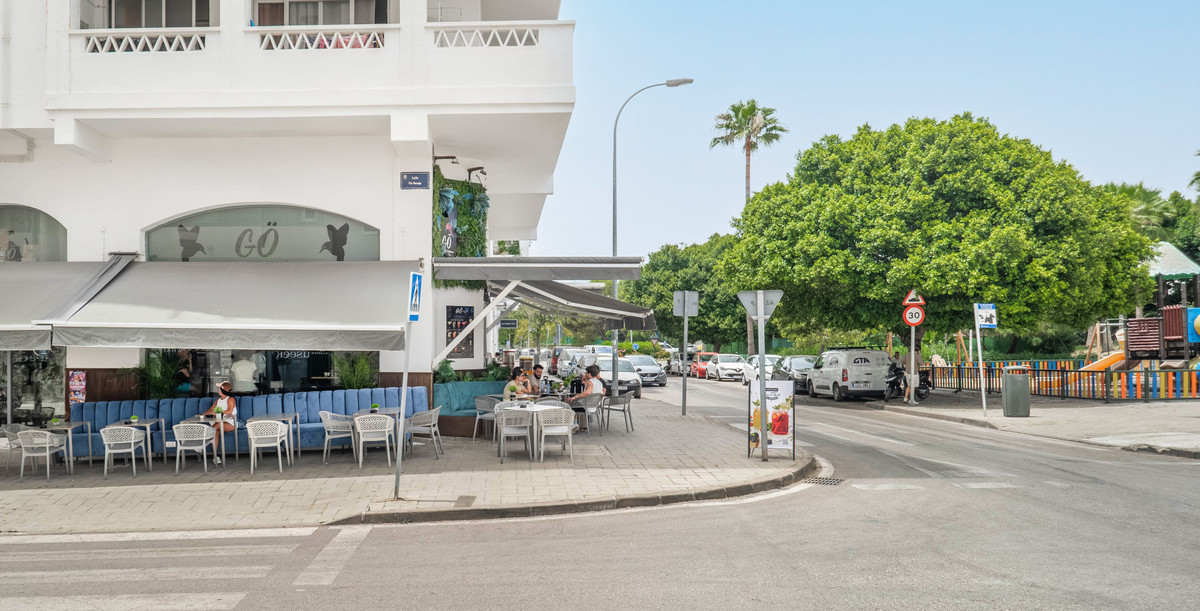 Se vende Apartamento Planta Media de 2 dormitorios en Costa Del Sol, Málaga, España