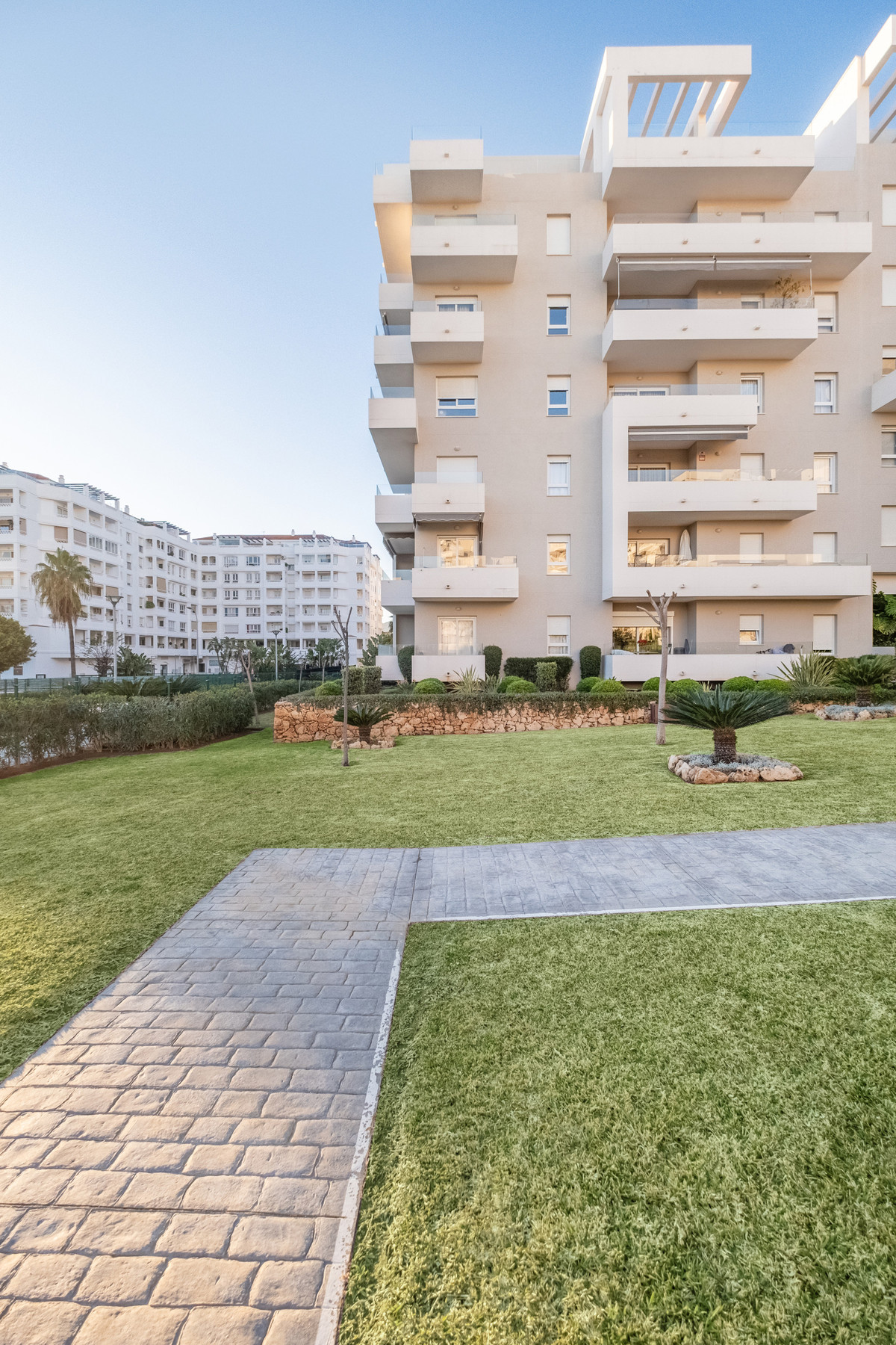 Se vende Apartamento Planta Media de 2 dormitorios en Costa Del Sol, Málaga, España