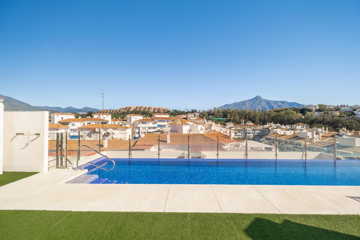 Se vende Apartamento Planta Media de 2 dormitorios en Costa Del Sol, Málaga, España