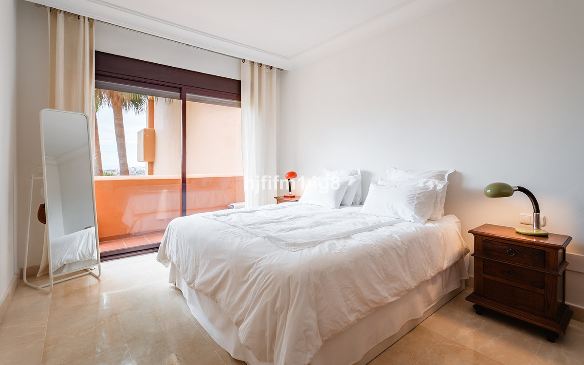 2 Bed Apartment for sale in Benahavís Costa Del Sol, Málaga, Spain