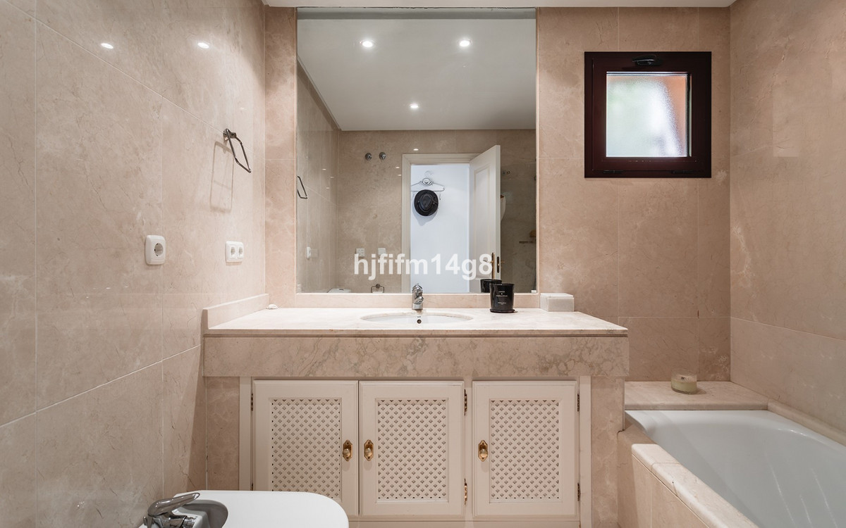 2 Bed Apartment for sale in Benahavís Costa Del Sol, Málaga, Spain