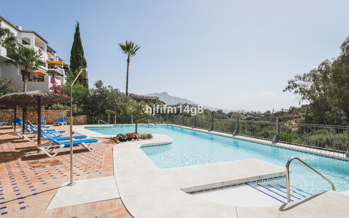 2 Bed Apartment for sale in Benahavís Costa Del Sol, Málaga, Spain