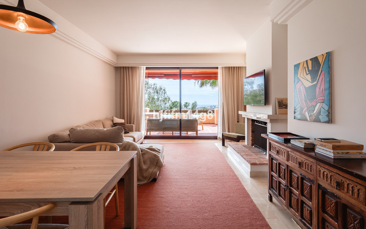 2 Bed Apartment for sale in Benahavís Costa Del Sol, Málaga, Spain