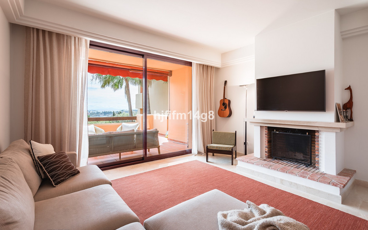 2 Bed Apartment for sale in Benahavís Costa Del Sol, Málaga, Spain
