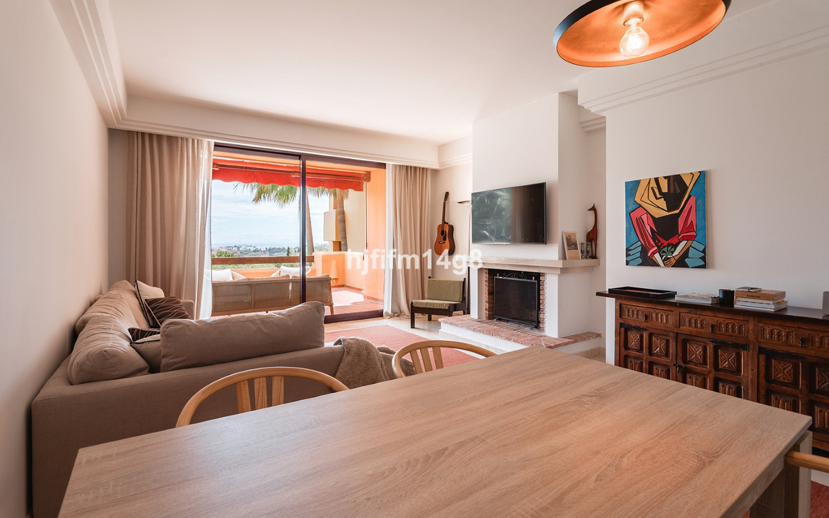 2 Bed Apartment for sale in Benahavís Costa Del Sol, Málaga, Spain