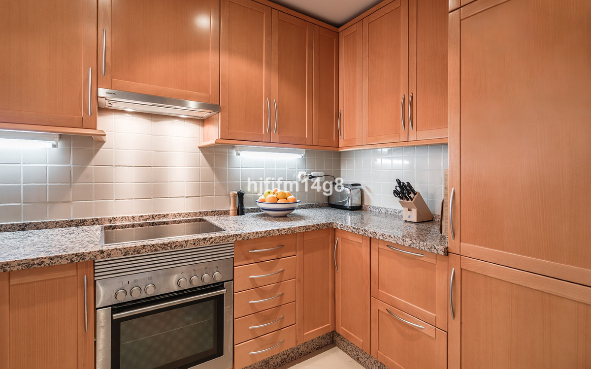 2 Bed Apartment for sale in Benahavís Costa Del Sol, Málaga, Spain