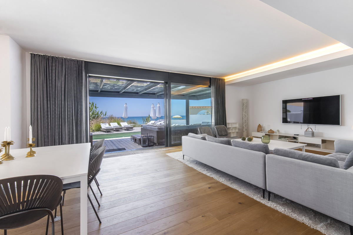 6 Bed Townhouse for sale in Costabella Costa Del Sol, Málaga, Spain