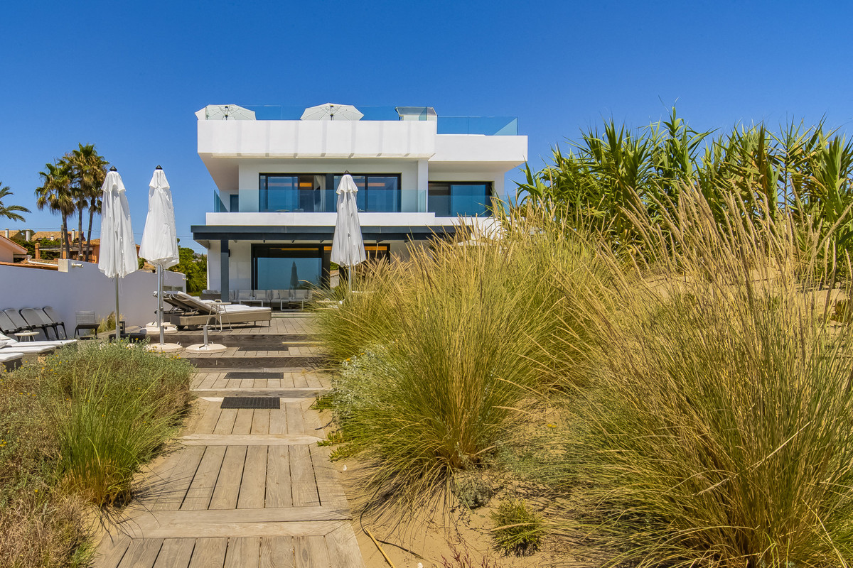 6 Bed Townhouse for sale in Costabella Costa Del Sol, Málaga, Spain
