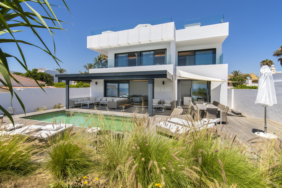 6 Bed Townhouse for sale in Costabella Costa Del Sol, Málaga, Spain