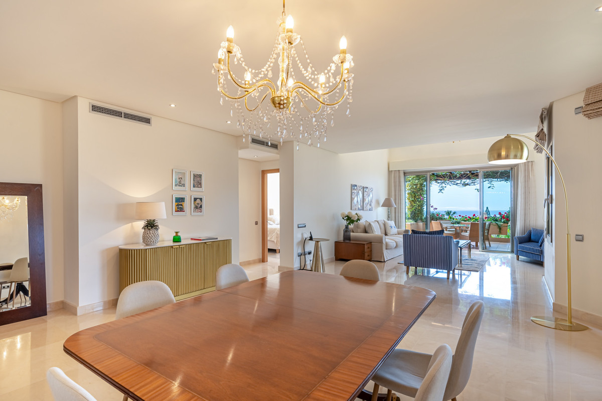 2 Bed Apartment for sale in The Golden Mile Costa Del Sol, Málaga, Spain