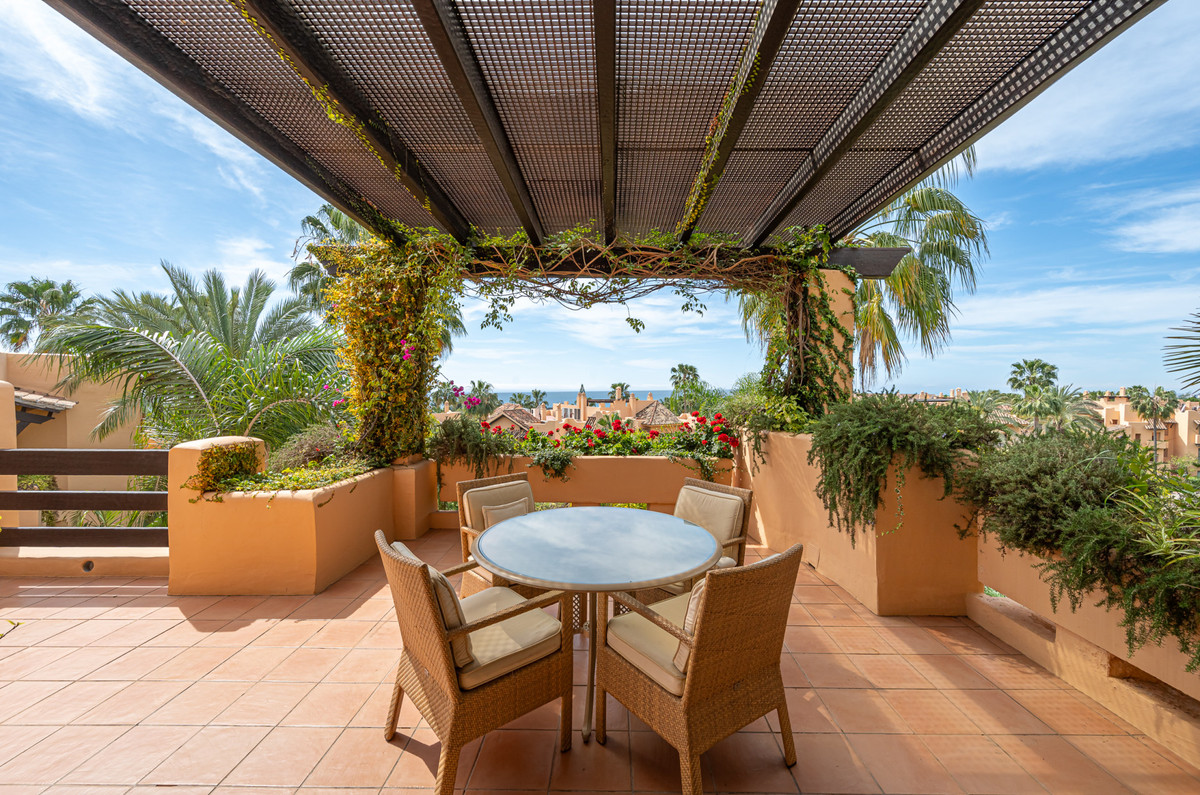 2 Bed Apartment for sale in The Golden Mile Costa Del Sol, Málaga, Spain