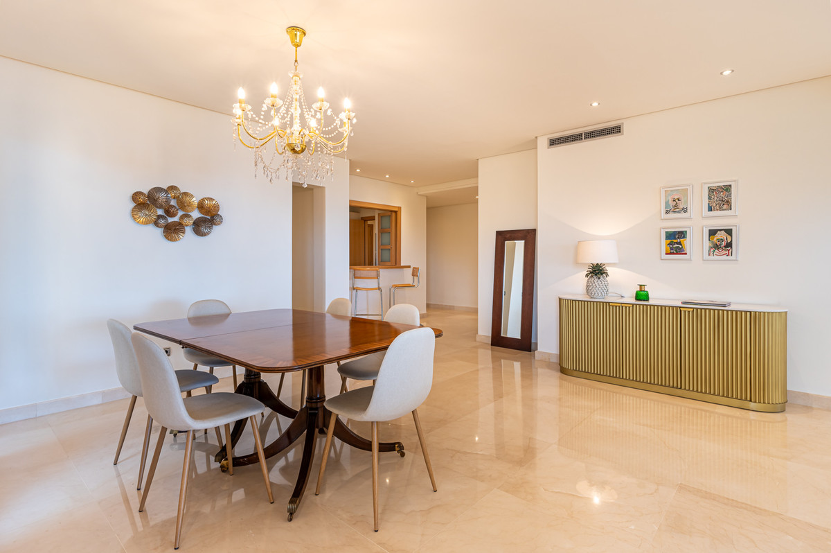 2 Bed Apartment for sale in The Golden Mile Costa Del Sol, Málaga, Spain