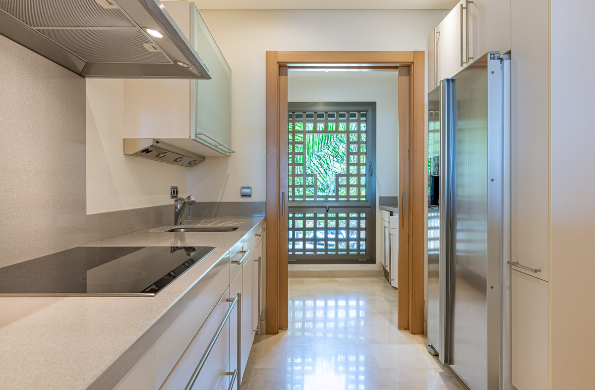 2 Bed Apartment for sale in The Golden Mile Costa Del Sol, Málaga, Spain
